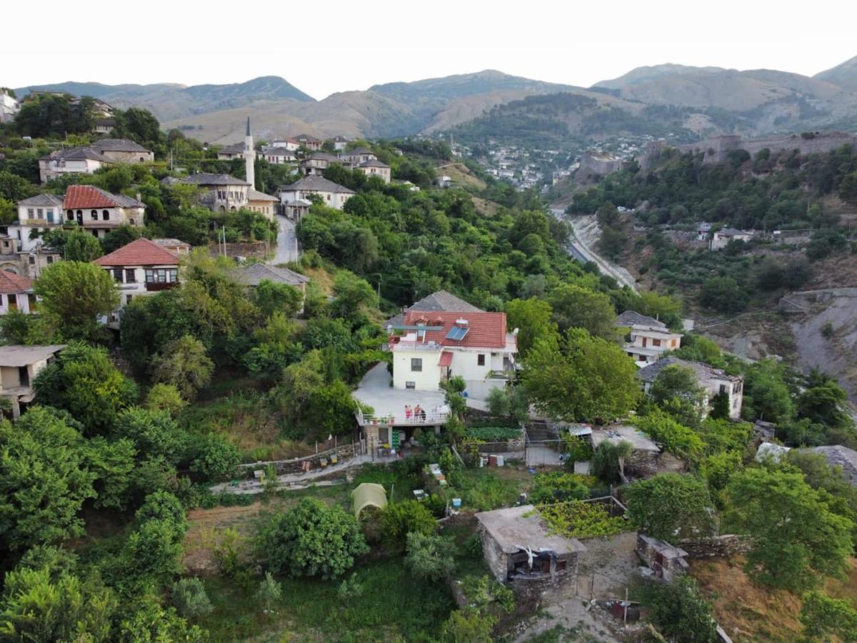 Guest House Argjiro Castle Gjirokaster Bagian luar foto